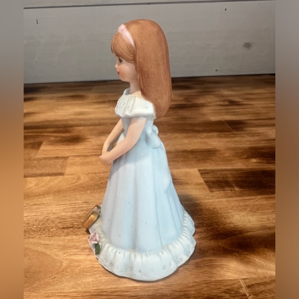 Growing Up Girls Brunette Age 10 Figurine - Picture 2 of 5